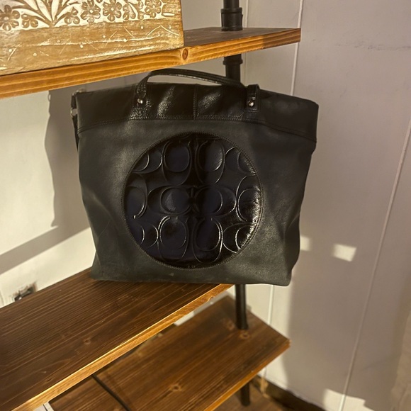 Coach - Picture 5 of 6